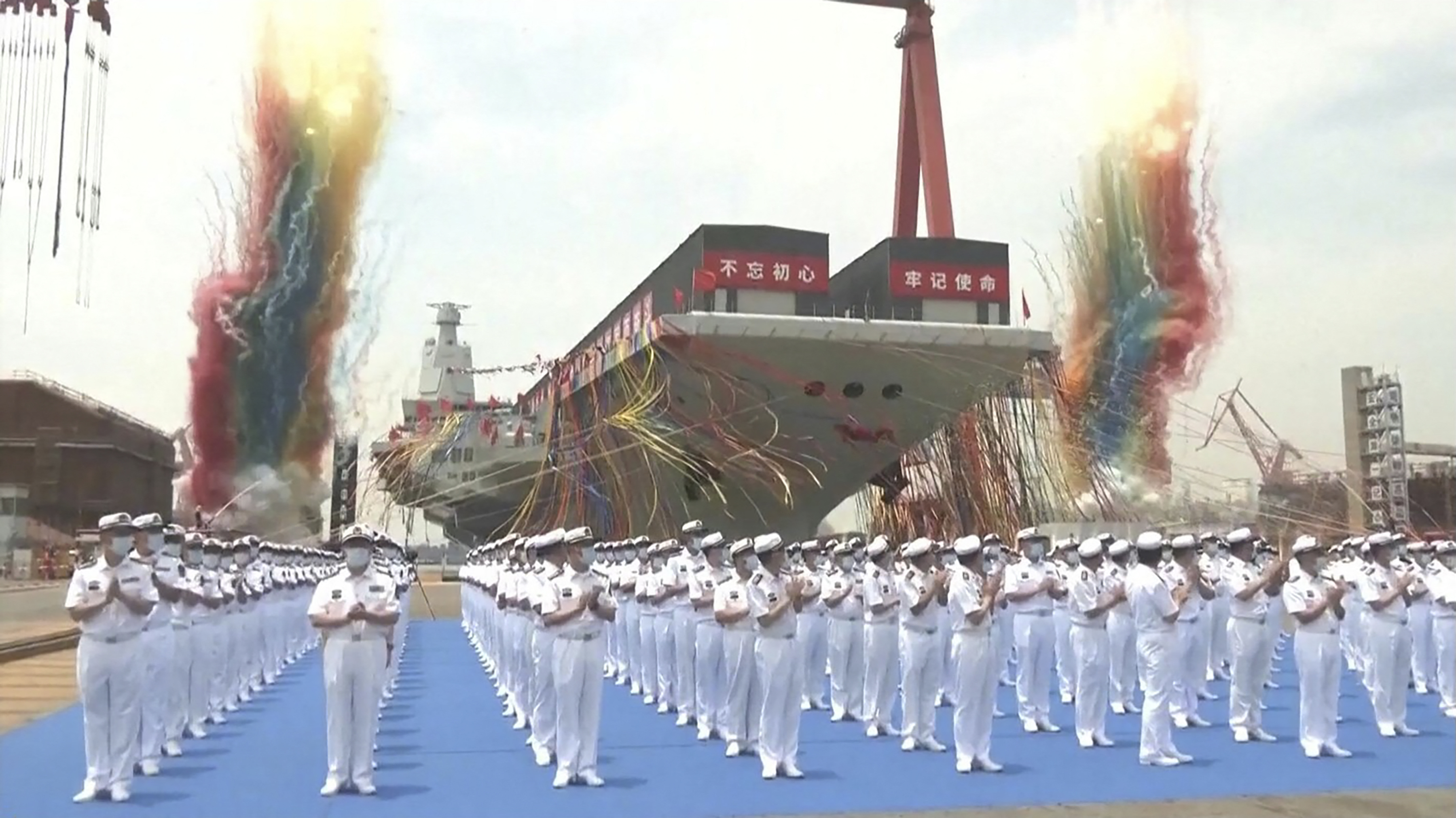 China ahora es la segunda potencia militar en portaviones: así es el nuevo “Fujian”