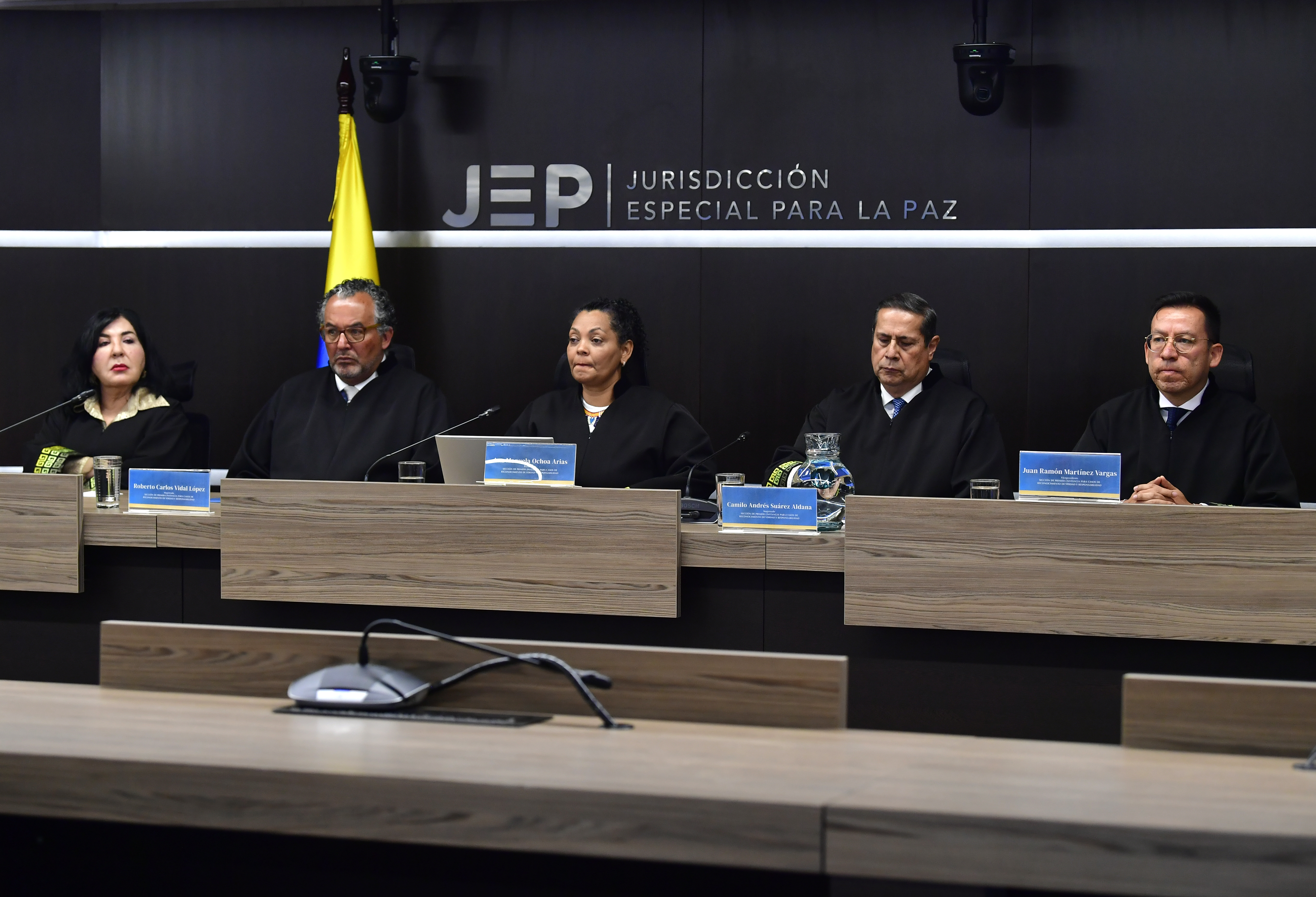 Campanadas de la JEP al gobierno, por recursos para cumplir sus primeras sanciones