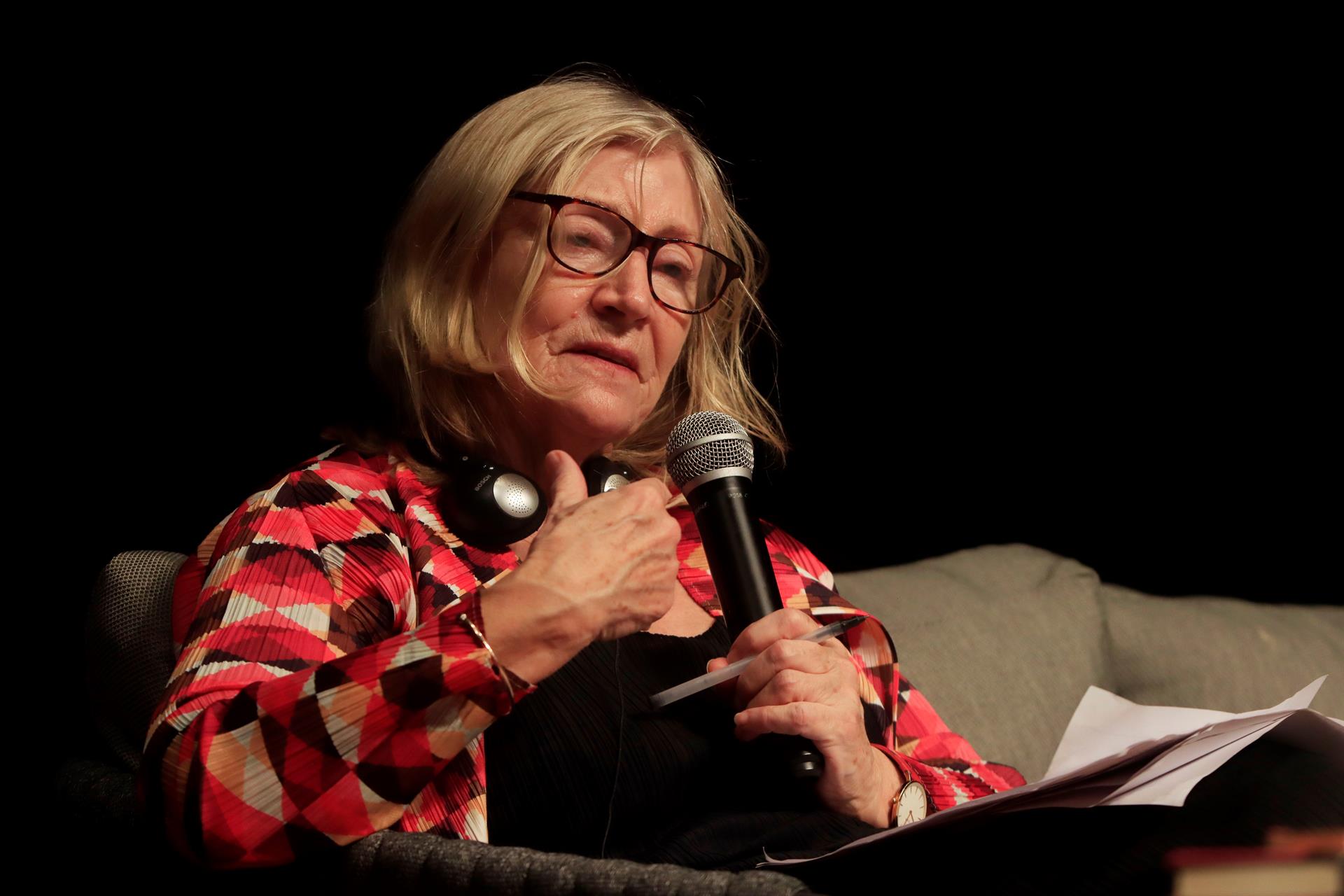 La periodista y escritora británica Rosie Boycott habla hoy durante un conversatorio con el escritor nigeriano Wole Soyinka, en el marco del Hay Festival de Cartagena.