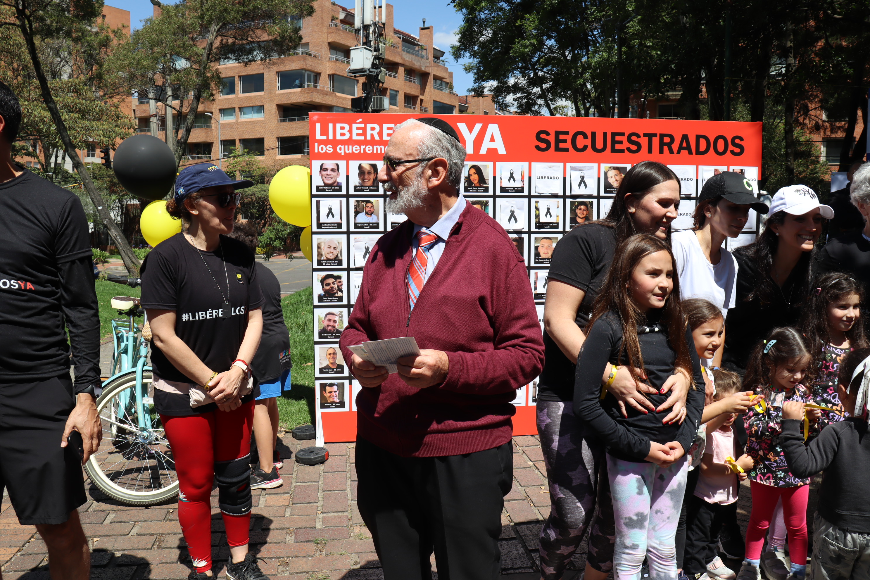 En el acto se conmemoró lo ocurrido el 7 de octubre, cuando 1.200 personas fueron asesinadas por Hamás, mientras que 240 fueron tomadas como rehenes. De ellas, cerca de 130 permanecen secuestradas.