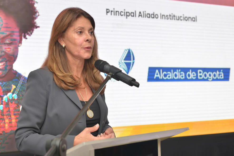 Gobierno niega estar llamando a congresistas para presionarlos por objeciones a JEP