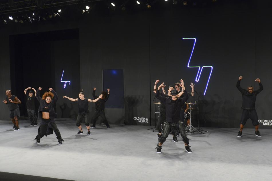 747, moda urbana con finos acabados