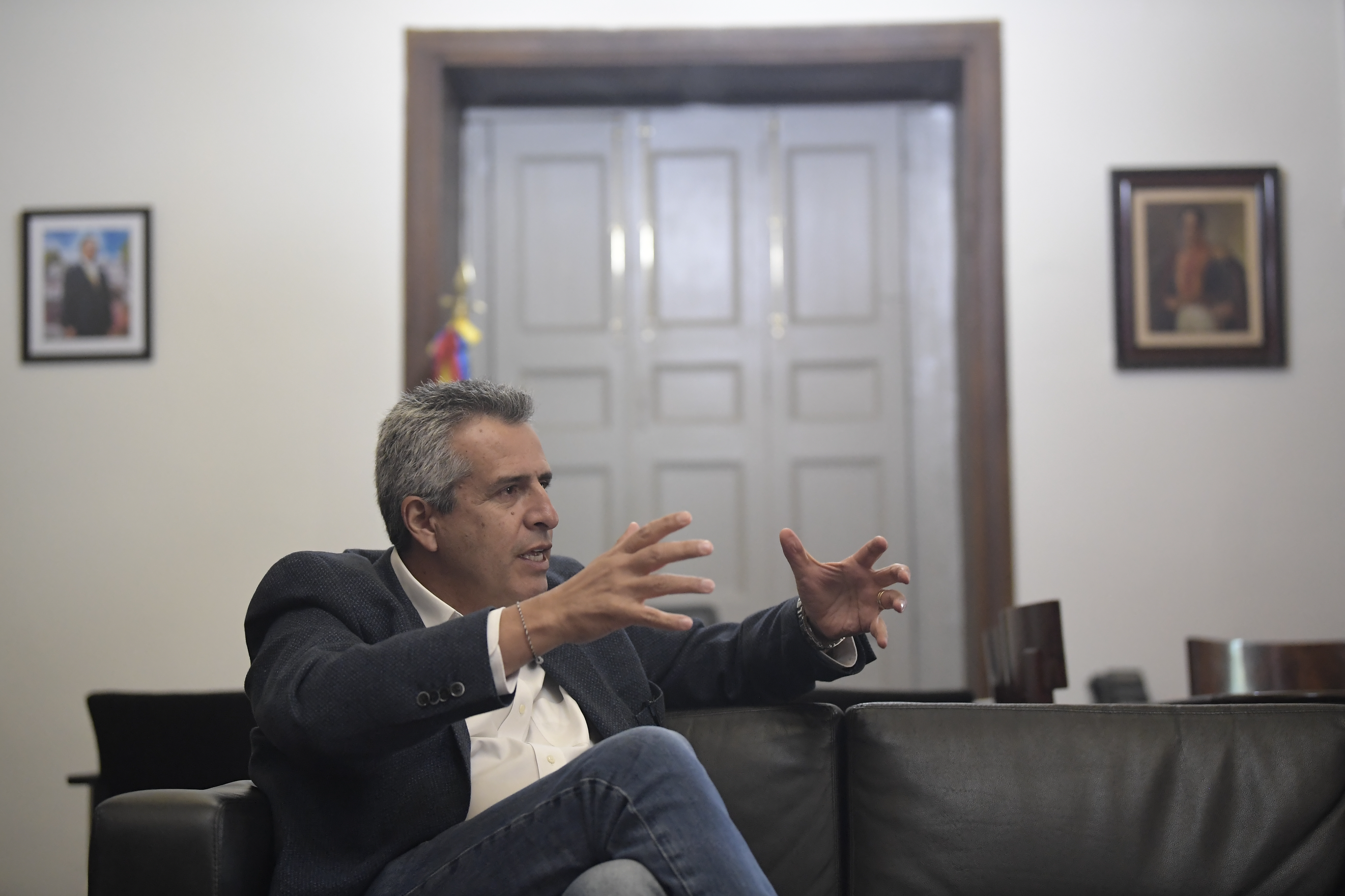 “Mesura y respeto a la institucionalidad”: el reclamo de la U al ministro Velasco