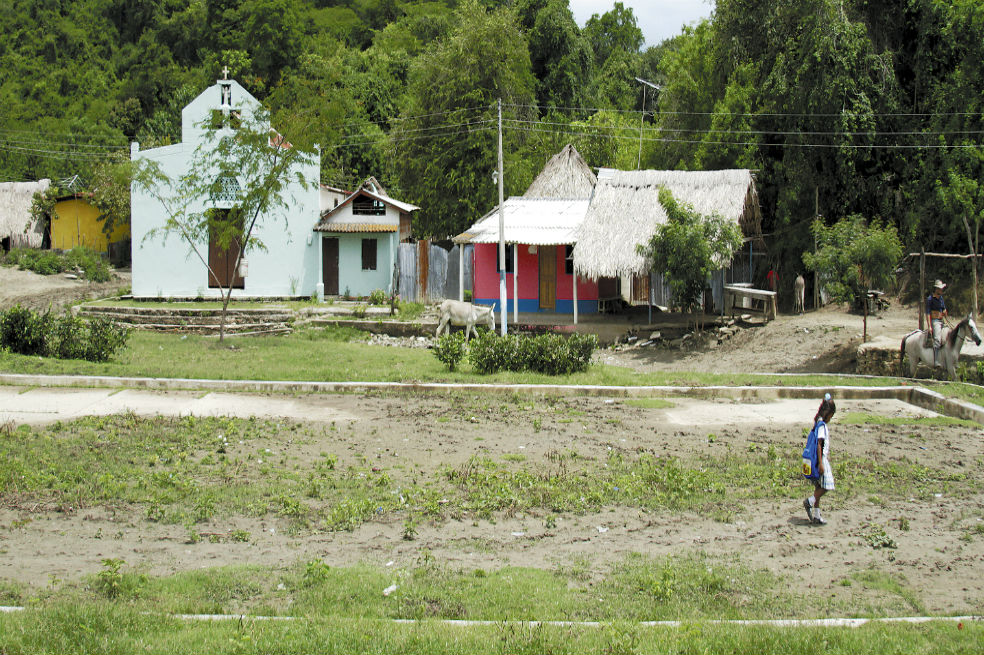 Mujeres de Montes de María: de víctimas a constructoras de paz