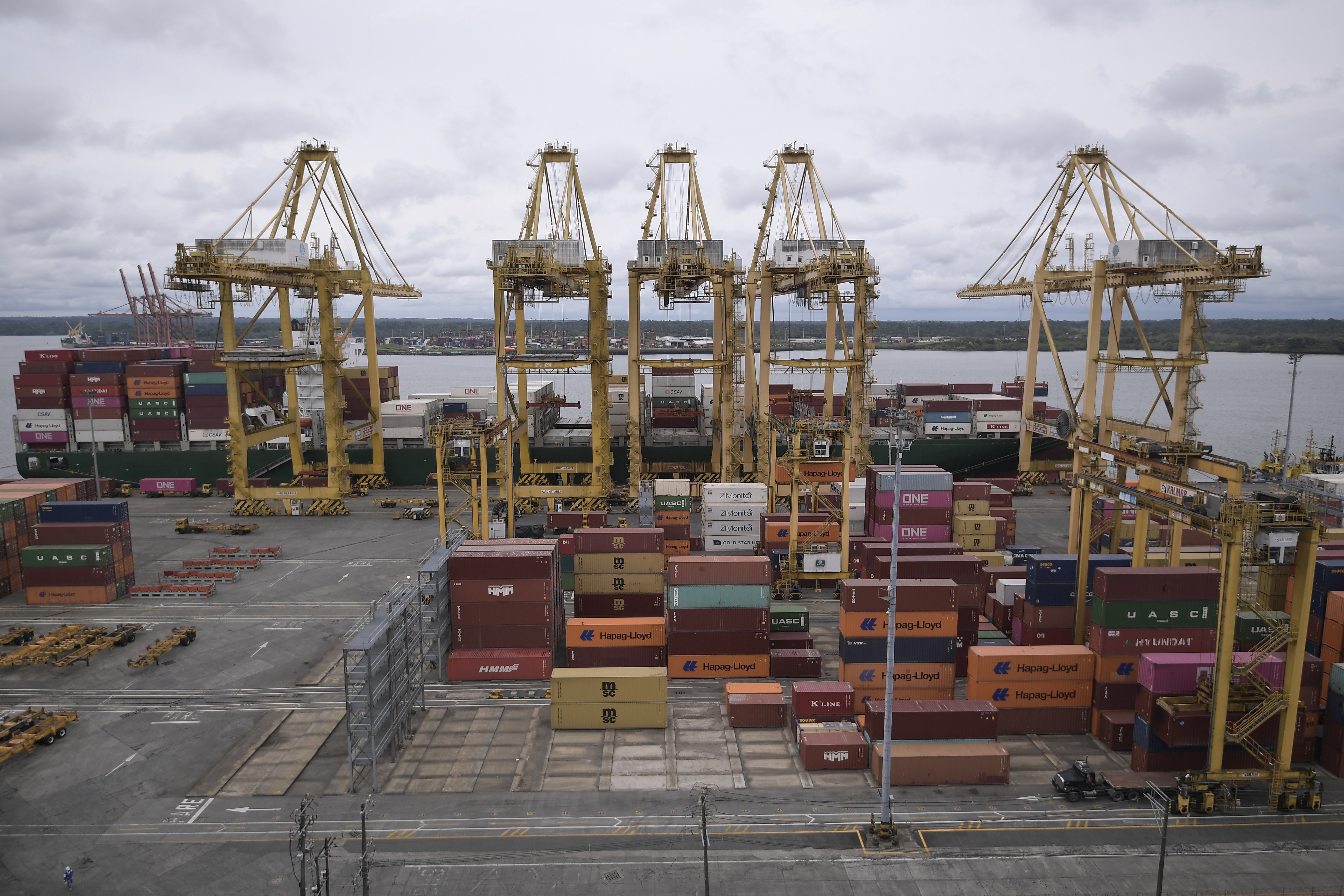 Importaciones mejoran en mayo, pero continúan el año en negativo