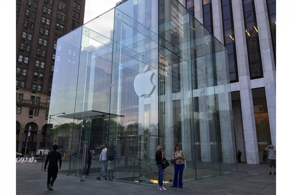 La primera versión del iPhone fue comprada por más de un millón de personas./ Óscar Güesguán 
