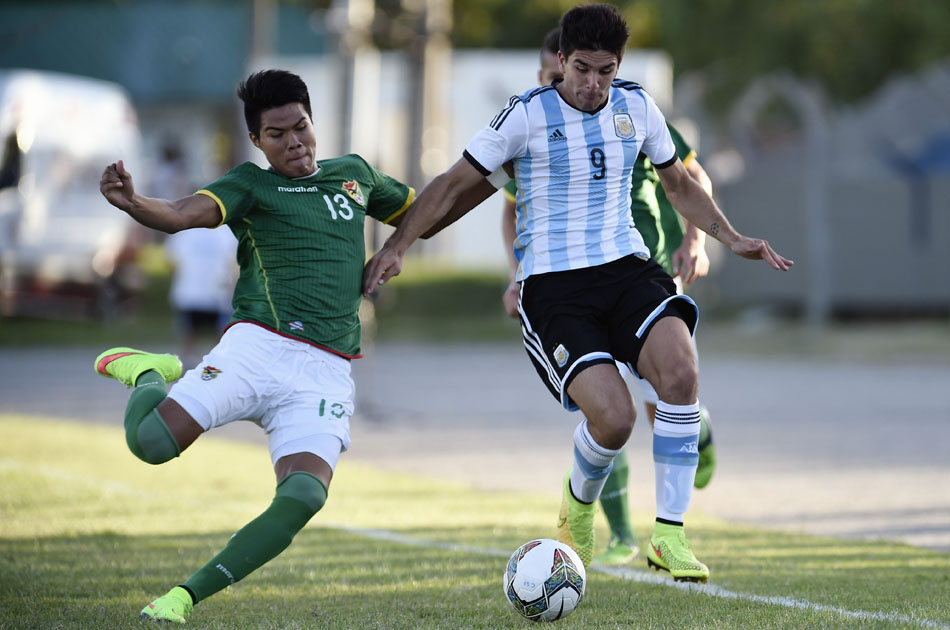 Argentina goleó a Bolivia y es primera del grupo A