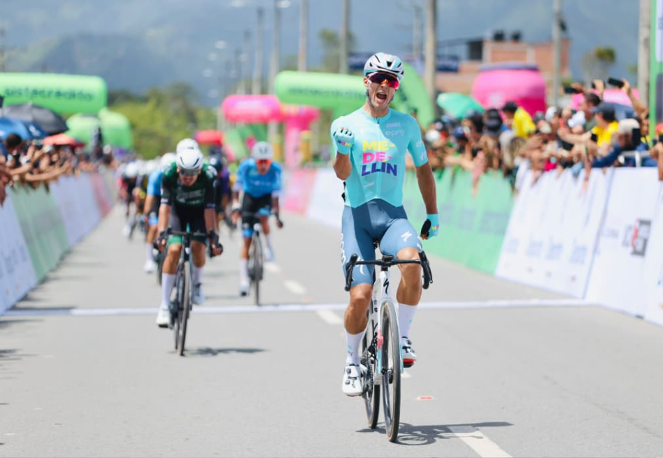 Wilmar Paredes impuso su favoritismo y ganó la primera etapa de la Vuelta a Colombia 2026