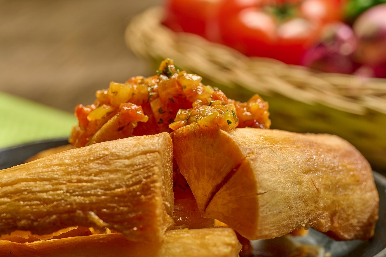 ¿Por qué la yuca se pone amarga al cocinarla? Trucos para quitar su amargor