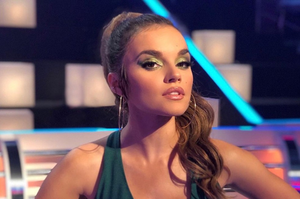 Fue a inicios del 2021 que la cantante Melody confirmó que no tenía compromiso sentimental. Hizo el anuncio en medio de una entrevista con el programa Un año de tu vida. “No tengo novio. Ahora estoy soltera porque dicen que está de moda. Los noviazgos están para conocerse, si va bien para adelante y si no pues para adelante sin la persona”, explicó.