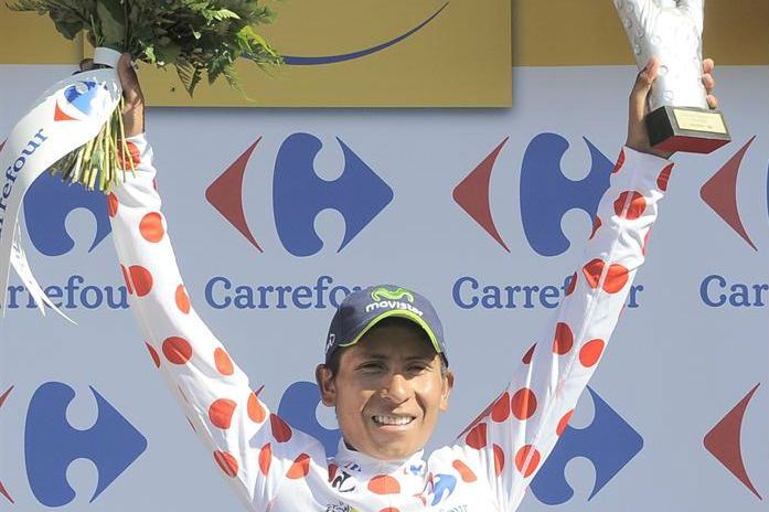 Nairo Quintana con la camiseta que lo distingue como el mejor escalador del Tour de Francia. Foto: EFE