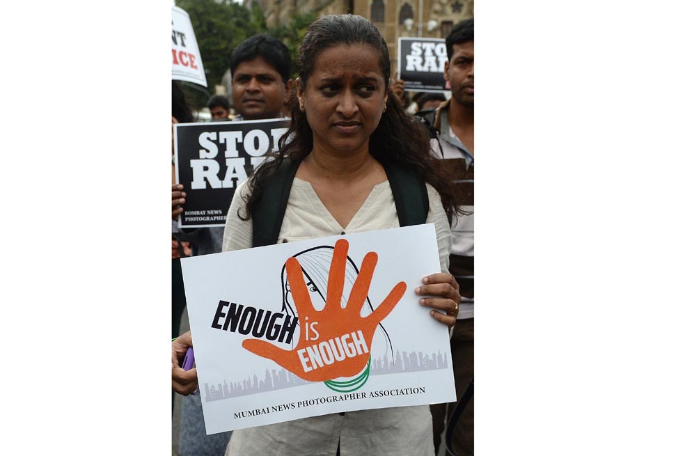 Siguen violaciones colectivas en India