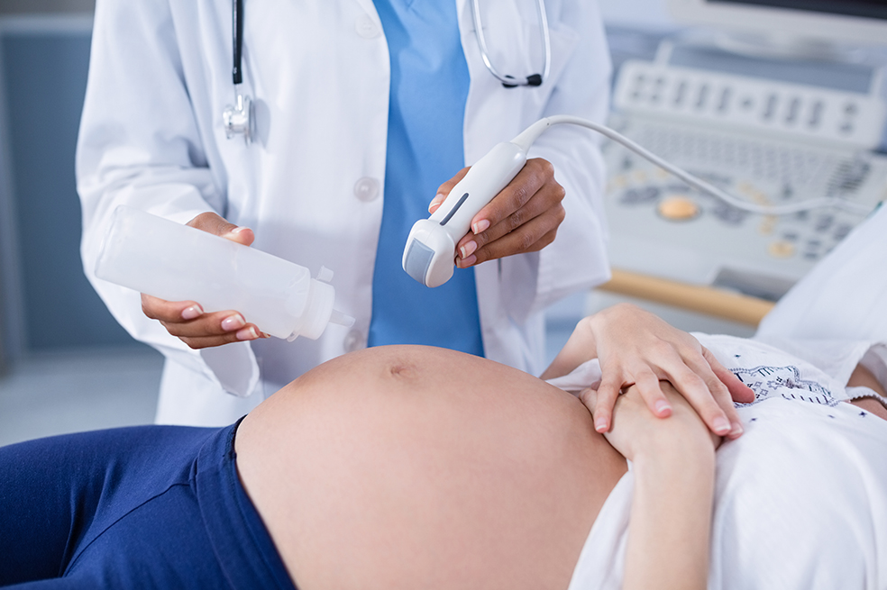 Italia aprobó otra ley contra la maternidad subrogada, será “delito universal”