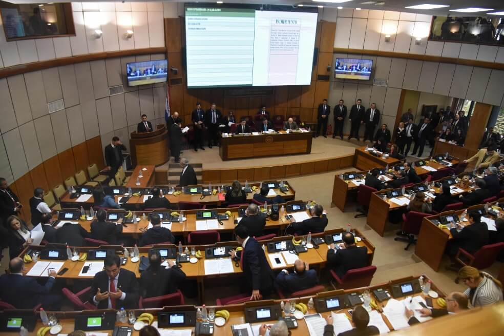Paraguay y Brasil anularon acuerdo que detonó crisis política en Asunción
