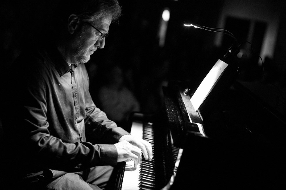 El pianista Óscar Acevedo se graduó del Berklee College of Music en 1983 y optó por el jazz cuando esa decisión en Colombia no era muy común. / Cortesía