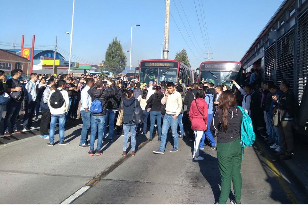 Bloqueos en Transmilenio dificultan movilidad en Soacha y Autopista Sur
