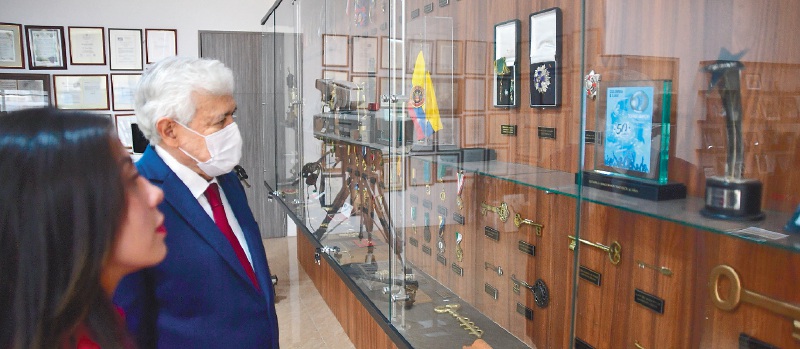 Jorge Baron - empresario, periodista y presentador de radio y televisión colombiano