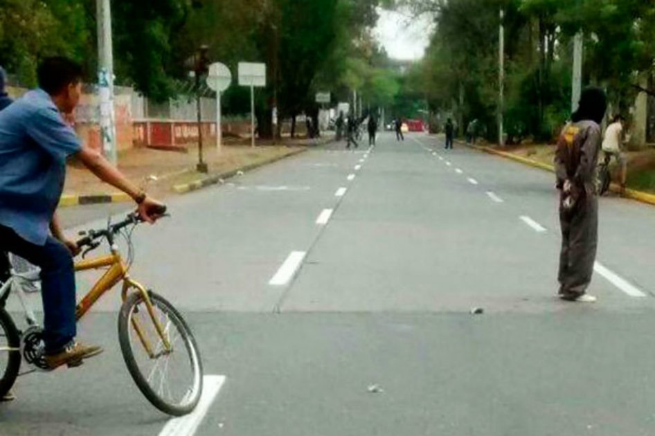 Luego de dos horas, finalizan disturbios entre Esmad y estudiantes de Univalle