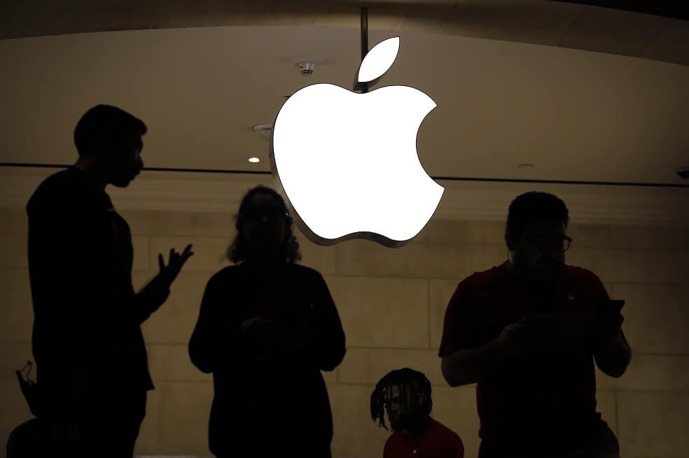 Apple vendió menos iPhones, pero los nuevos productos disparan sus acciones