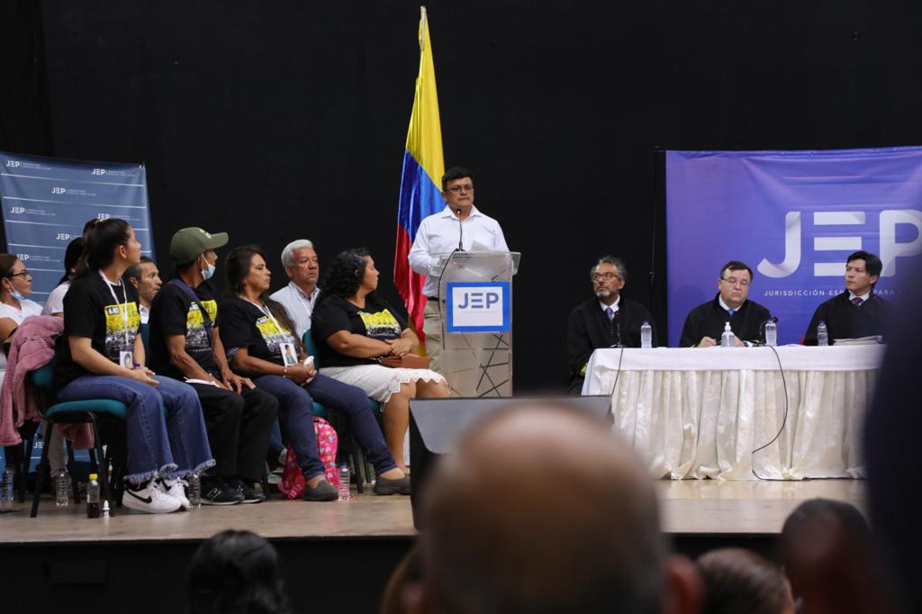 Mayor reconoce que manipuló documentos para hacer pasar víctimas como guerrilleros
