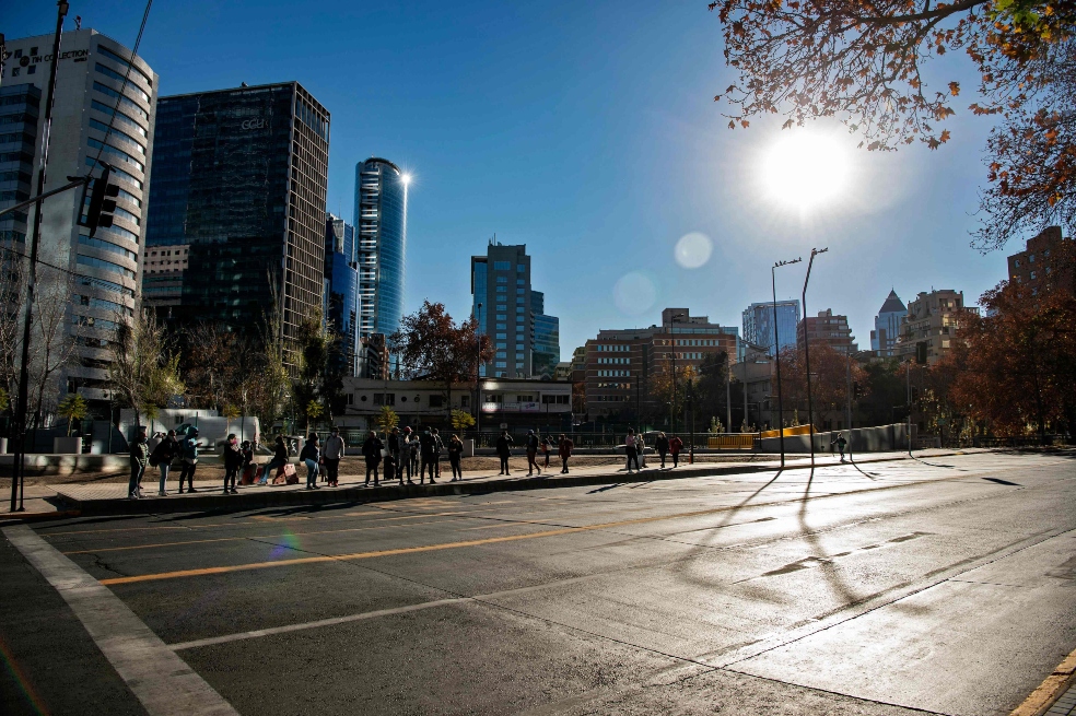 ¿Por qué Chile volvió a cuarentena si la vacunación es un éxito?