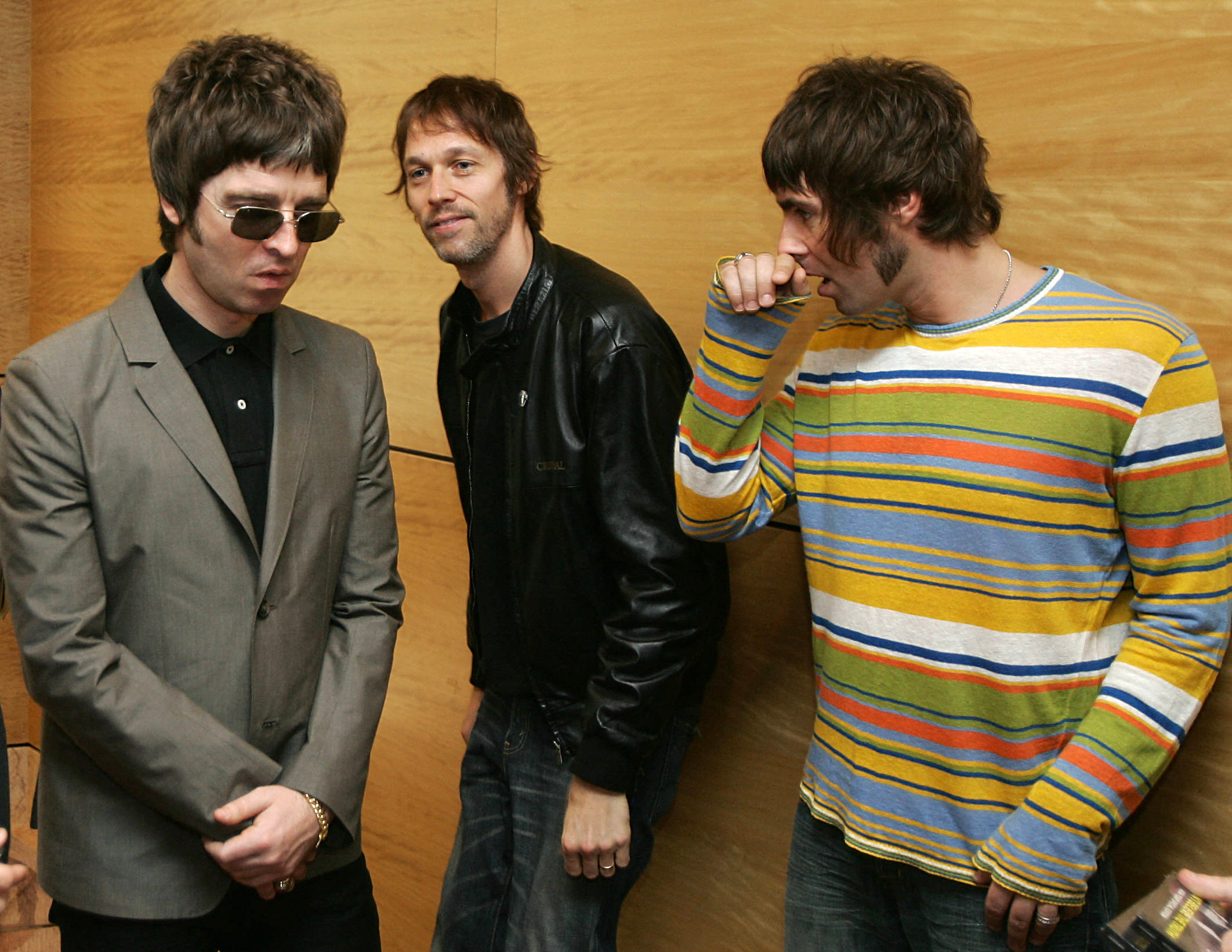 Noel y Liam Gallagher alimentan rumores sobre una hipotética reunión de Oasis
