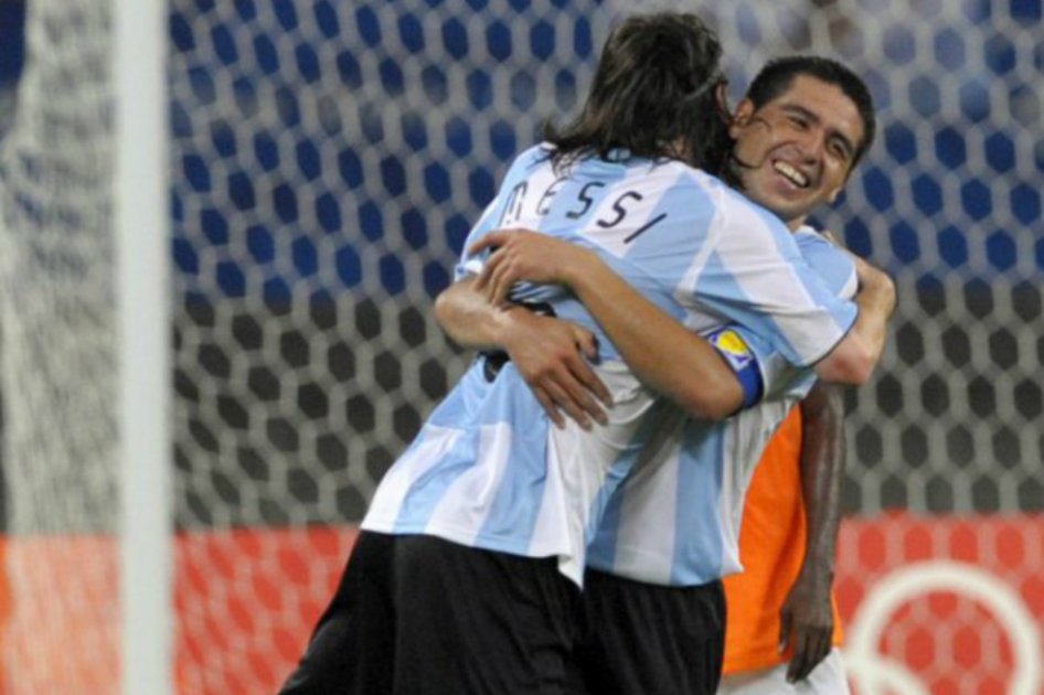 Messi batirá todos los récords con la camiseta argentina, afirma Riquelme