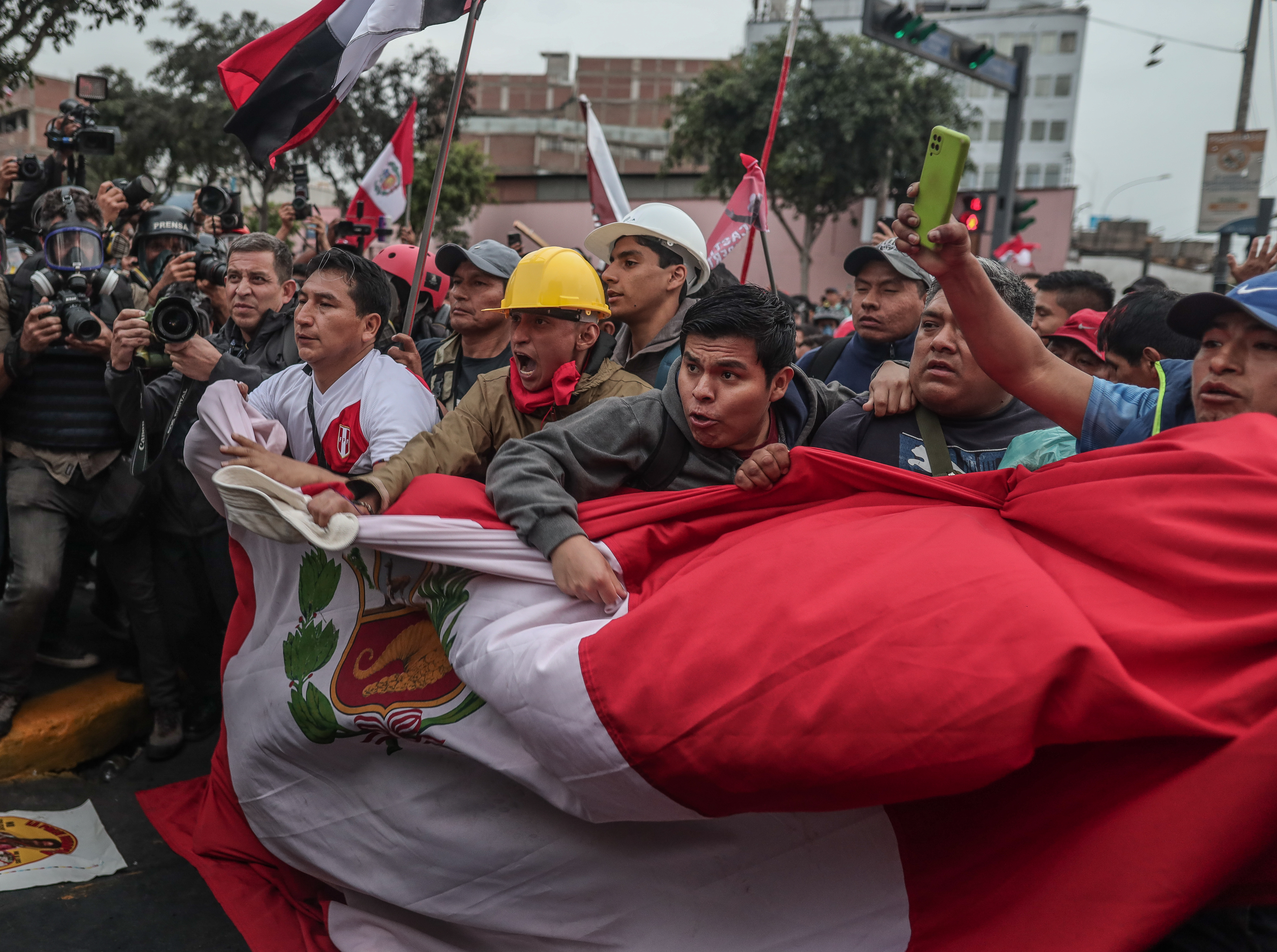 Protesta antigubernamental en Perú deja 8 heridos