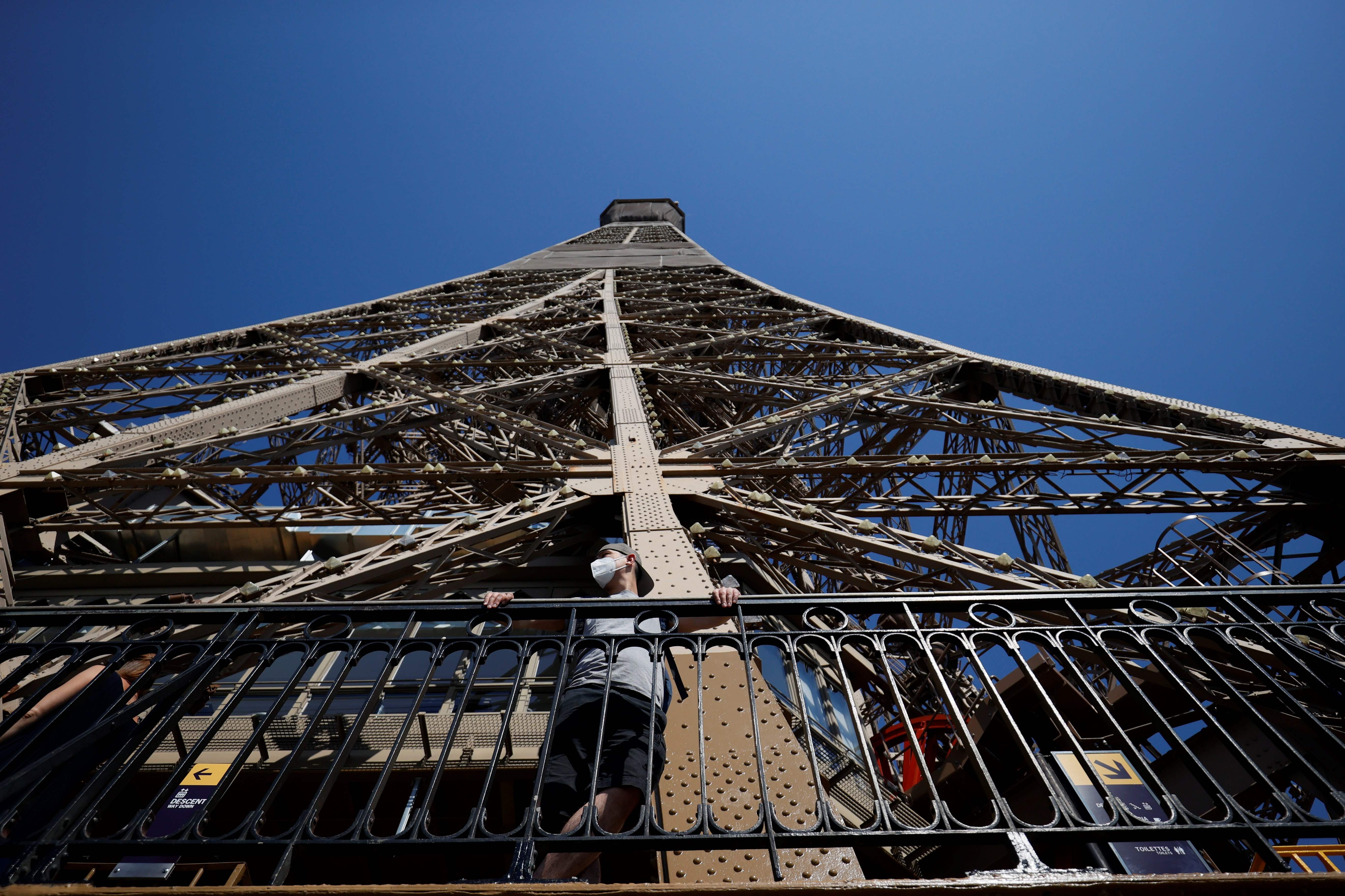 La Torre Eiffel vuelve a abrir