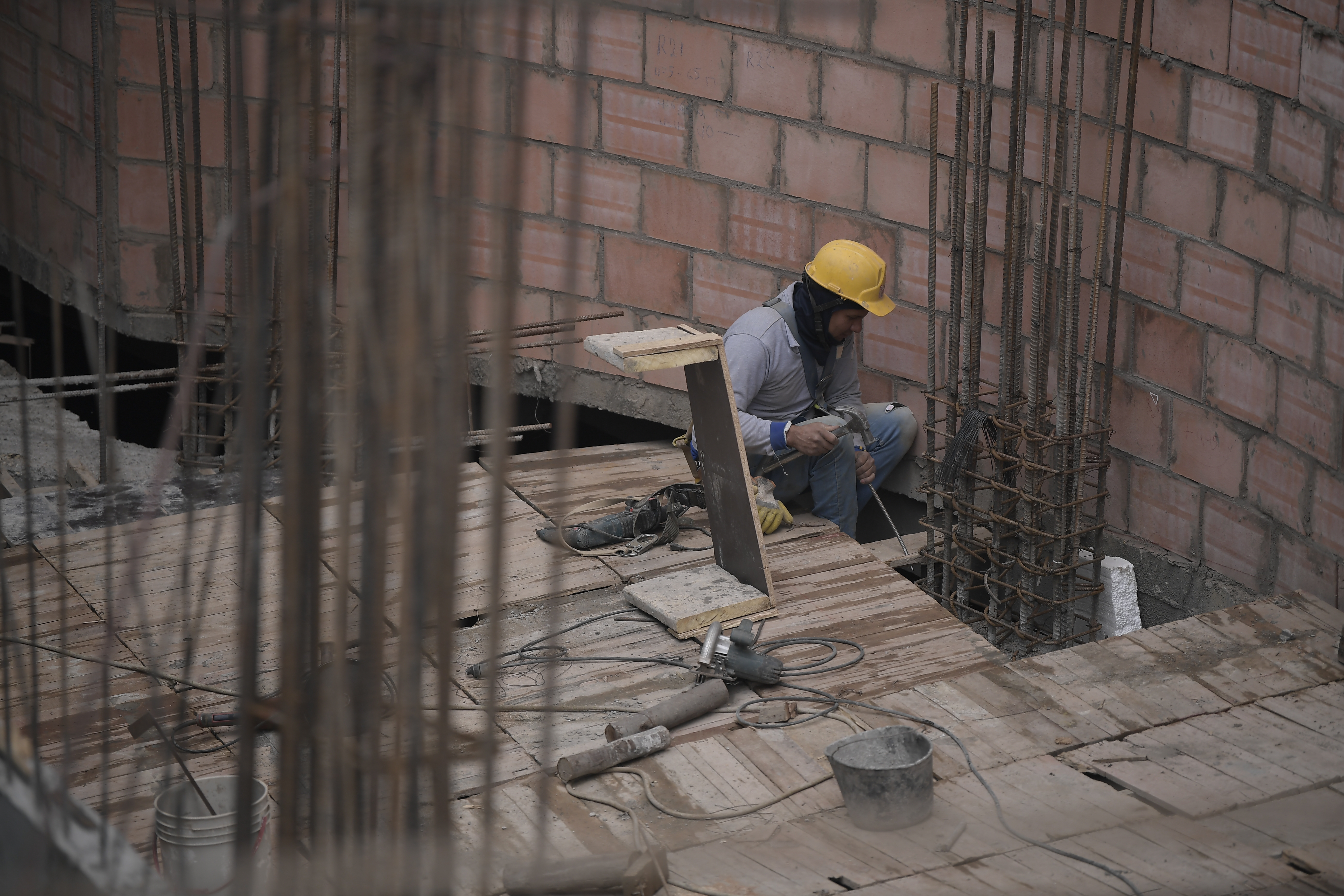 ¿Se puede construir un segundo piso sin licencia? Esto dice la norma