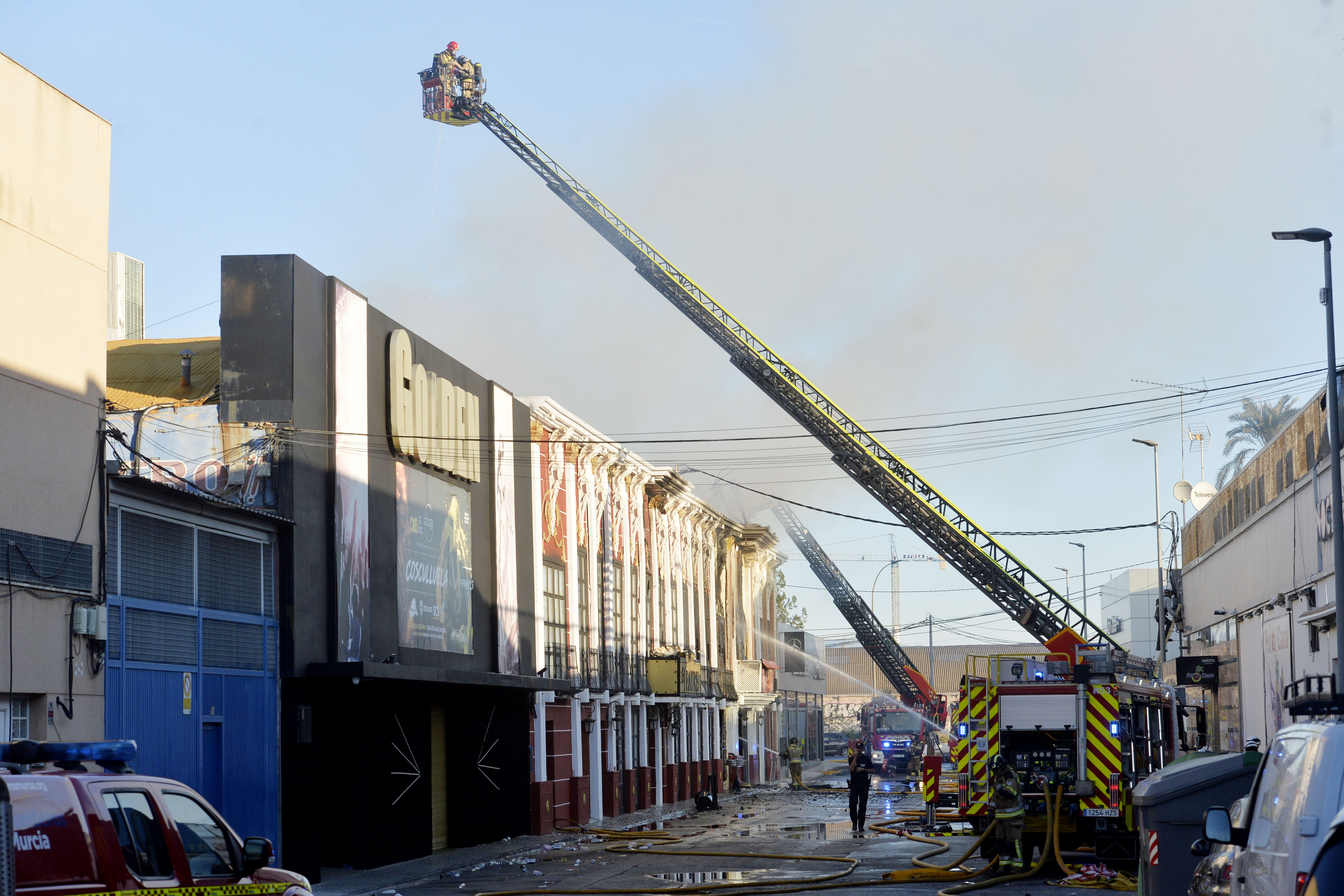 Incendio en discoteca en España deja ya trece personas muertas
