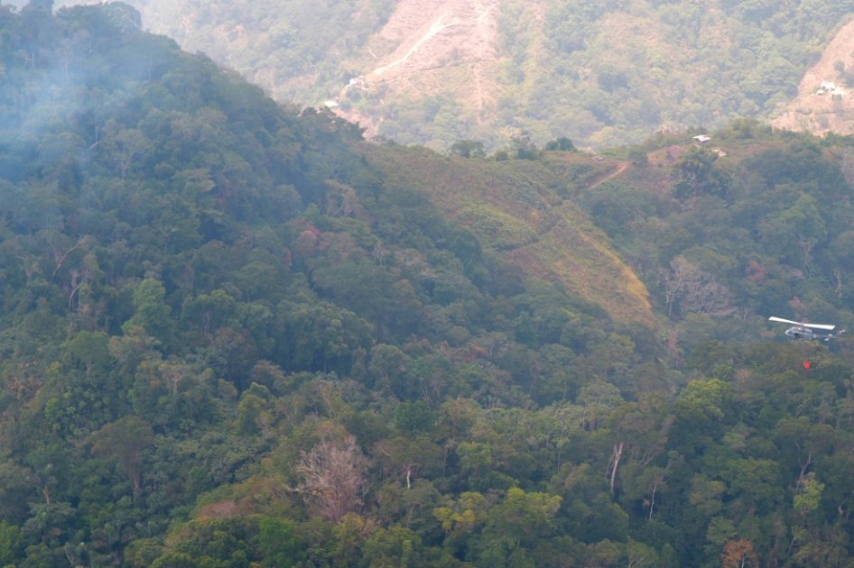 El Presidente de la República efectuó este miércoles un sobrevuelo a la Sierra Nevada de Santa Marta.