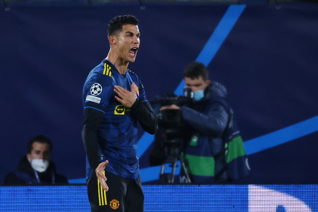 Cristiano Ronaldo vuelve a salvar al Manchester United, que clasificó