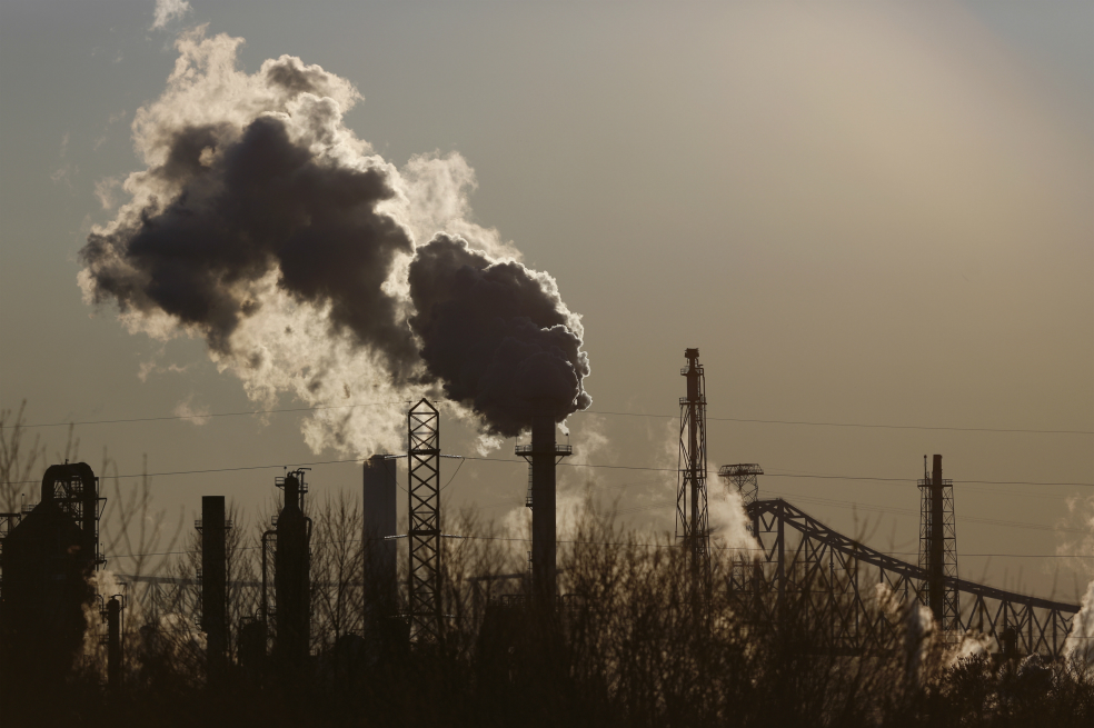 La UE sopesa medidas tributarias para reducir emisiones de CO2