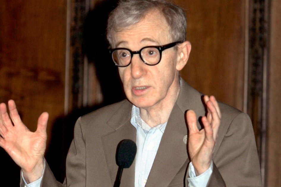 Hijo de Woody Allen lo defiende y acusa a Mia Farrow de abuso