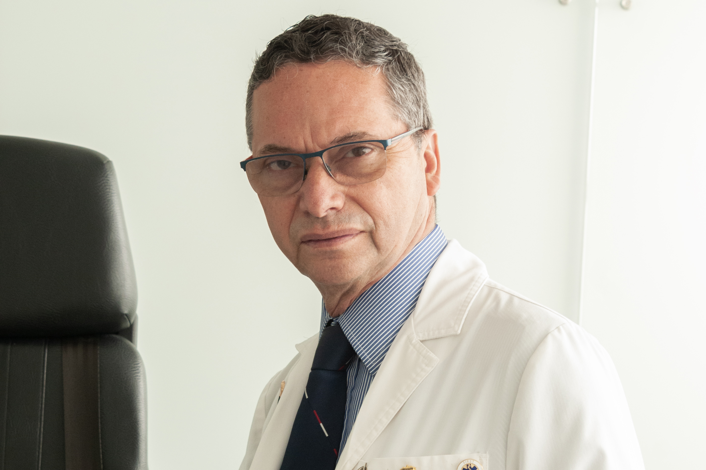 Director médico del Instituto Nacional de Osteoporosis.