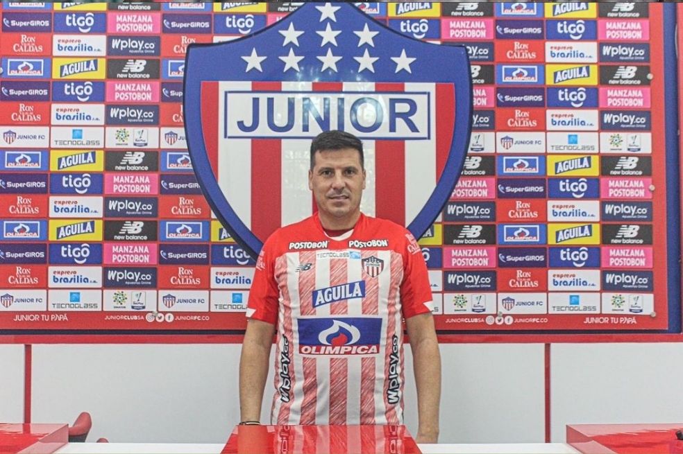 ¿Junior sacará a Juan Cruz Real si no entra en la pelea por el título?