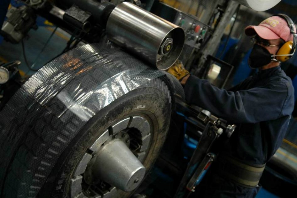 Gobierno espera economía del tercer trimestre de 2013 creciendo al 5%