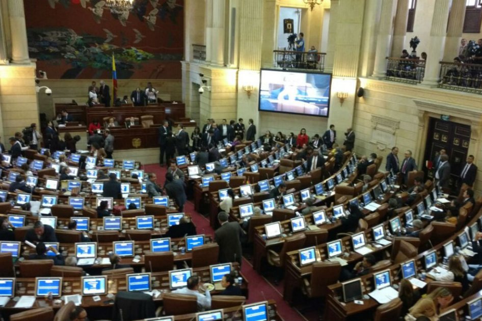 Zafarrancho en el Senado casi hunde la reforma tributaria