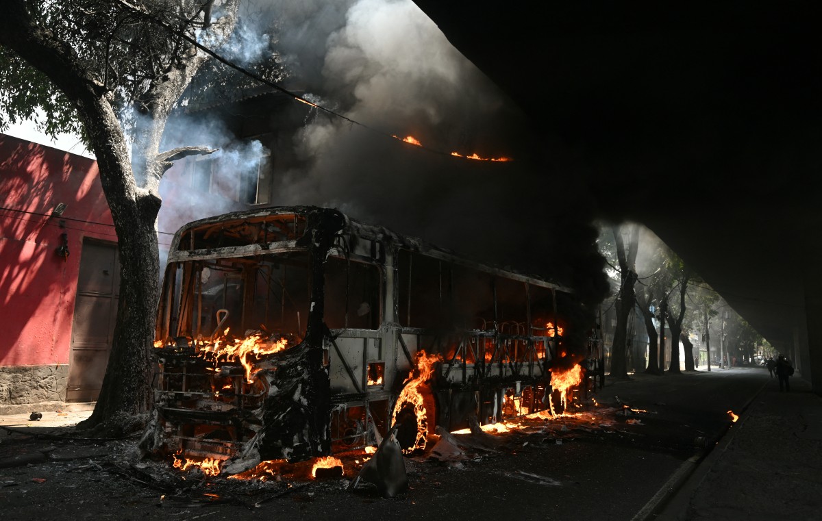 Violencia en Río de Janeiro: buses incendiados y enfrentamientos armados