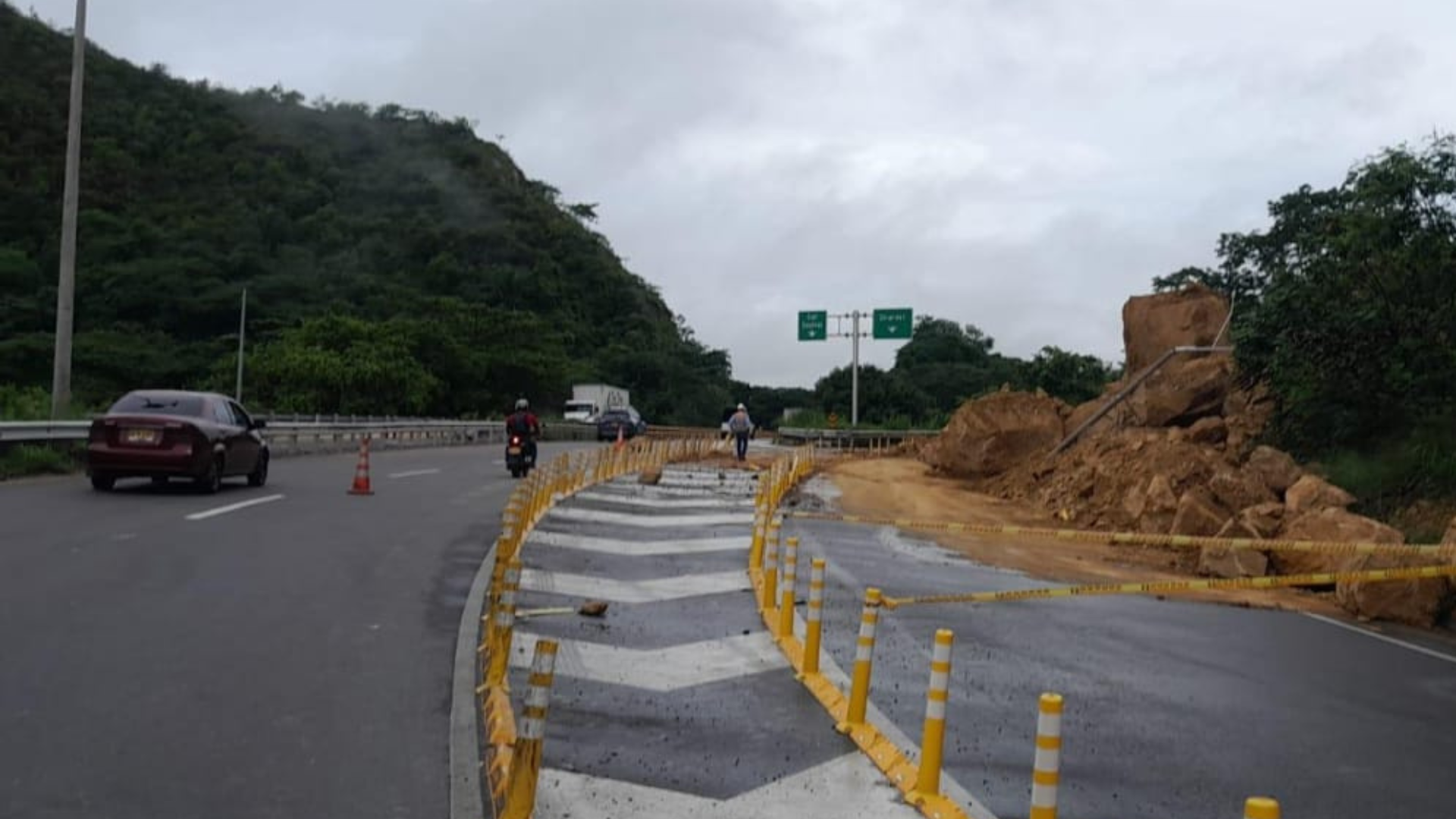 Tome nota: se habilitó paso de un carril tras derrumbe en la vía Bogotá-Girardot