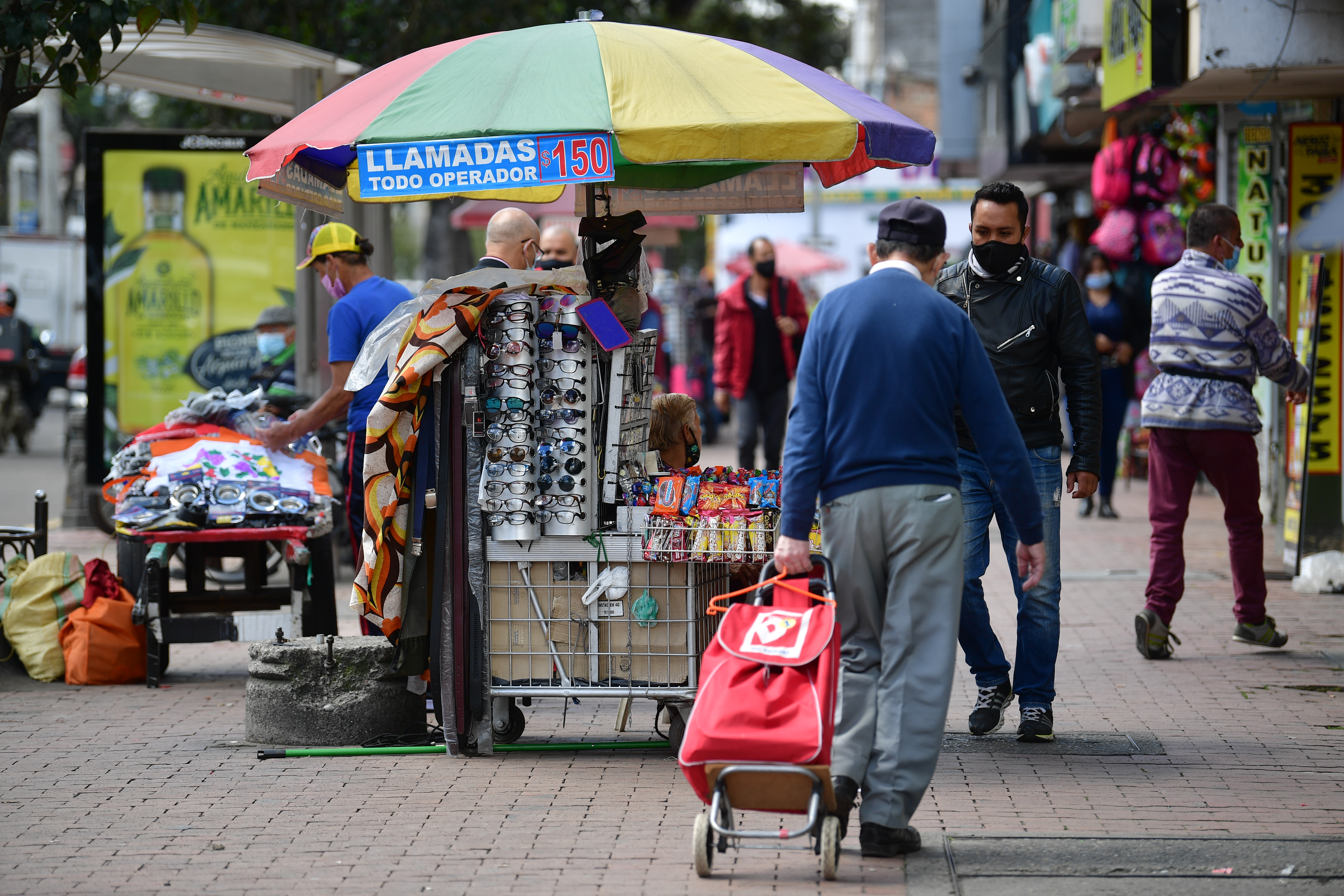 ¿Cuáles son las multas y sanciones por no renovar la matrícula mercantil?