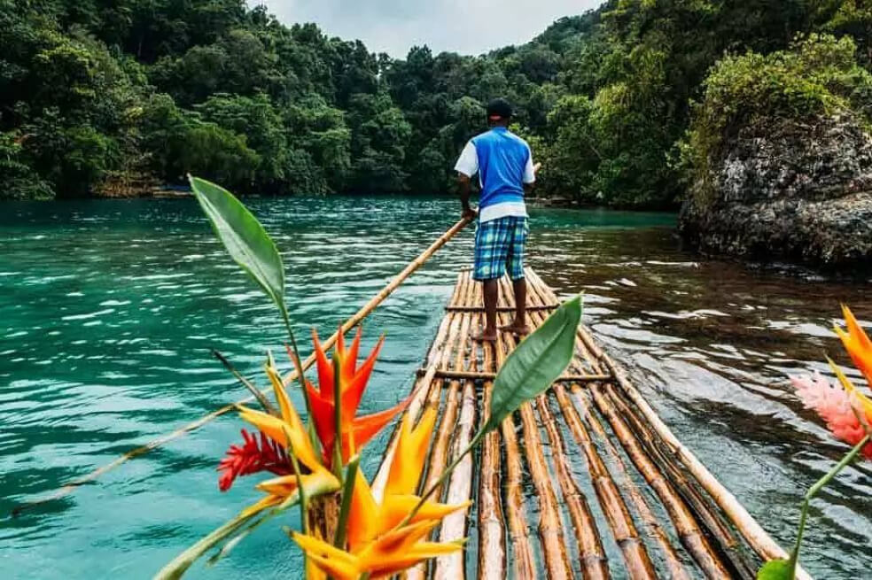 Jamaica lanza cursos gratuitos en línea para trabajadores turísticos