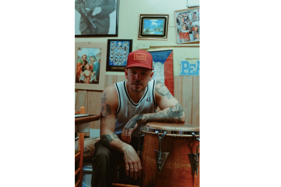 Residente escribirá y dirigirá historias de cine y televisión