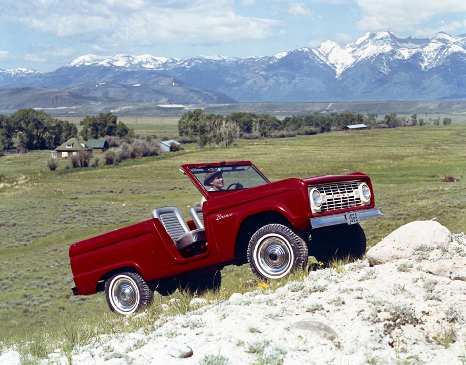 Ford conmemora los 60 años del Bronco con un prototipo descapotable