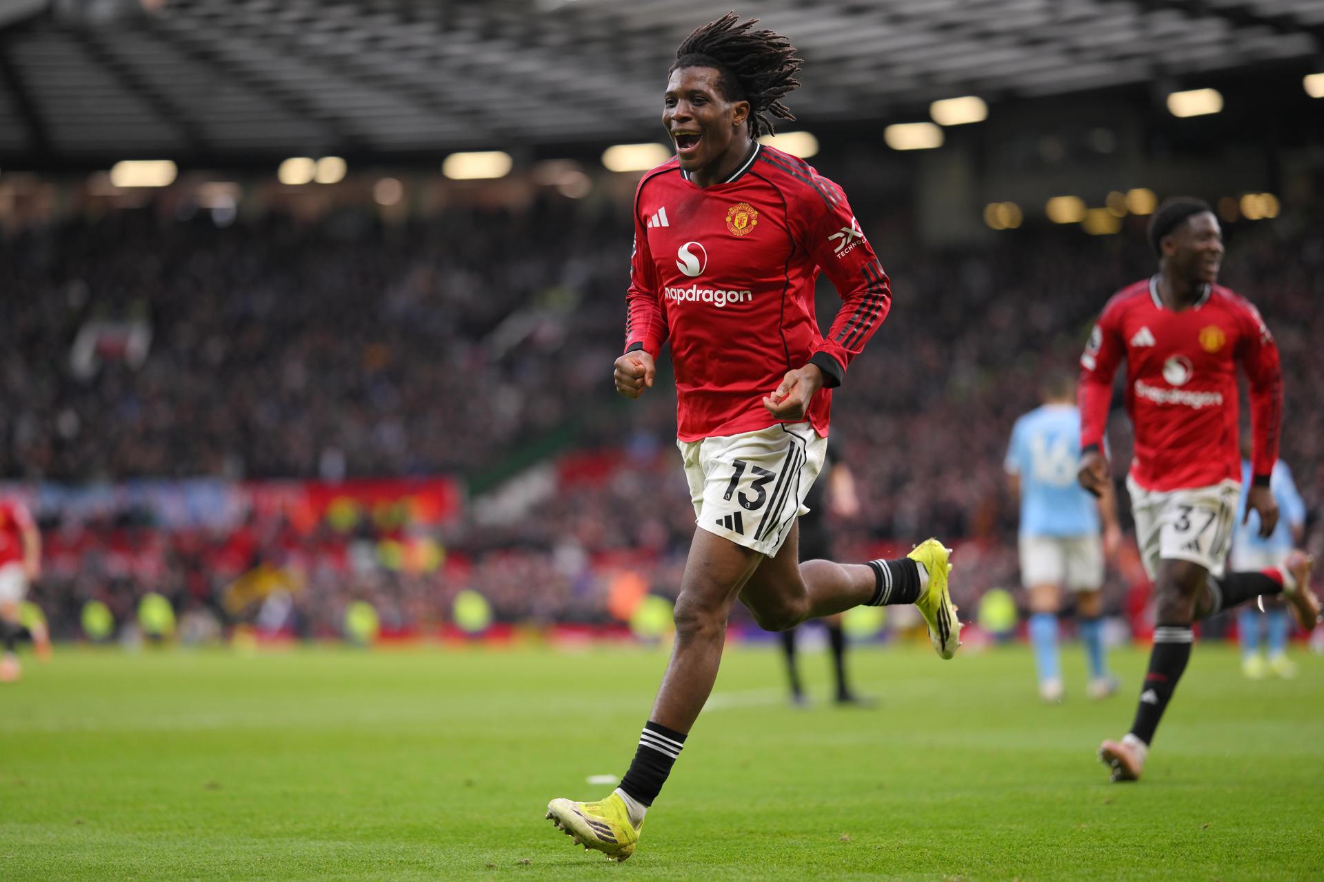 Manchester United venció al City y golpeó la pelea por el título: vea los goles