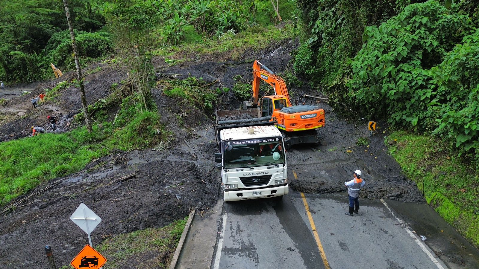 Transversal del Sisga sigue cerrada por deslizamiento y aún no hay fecha de reapertura