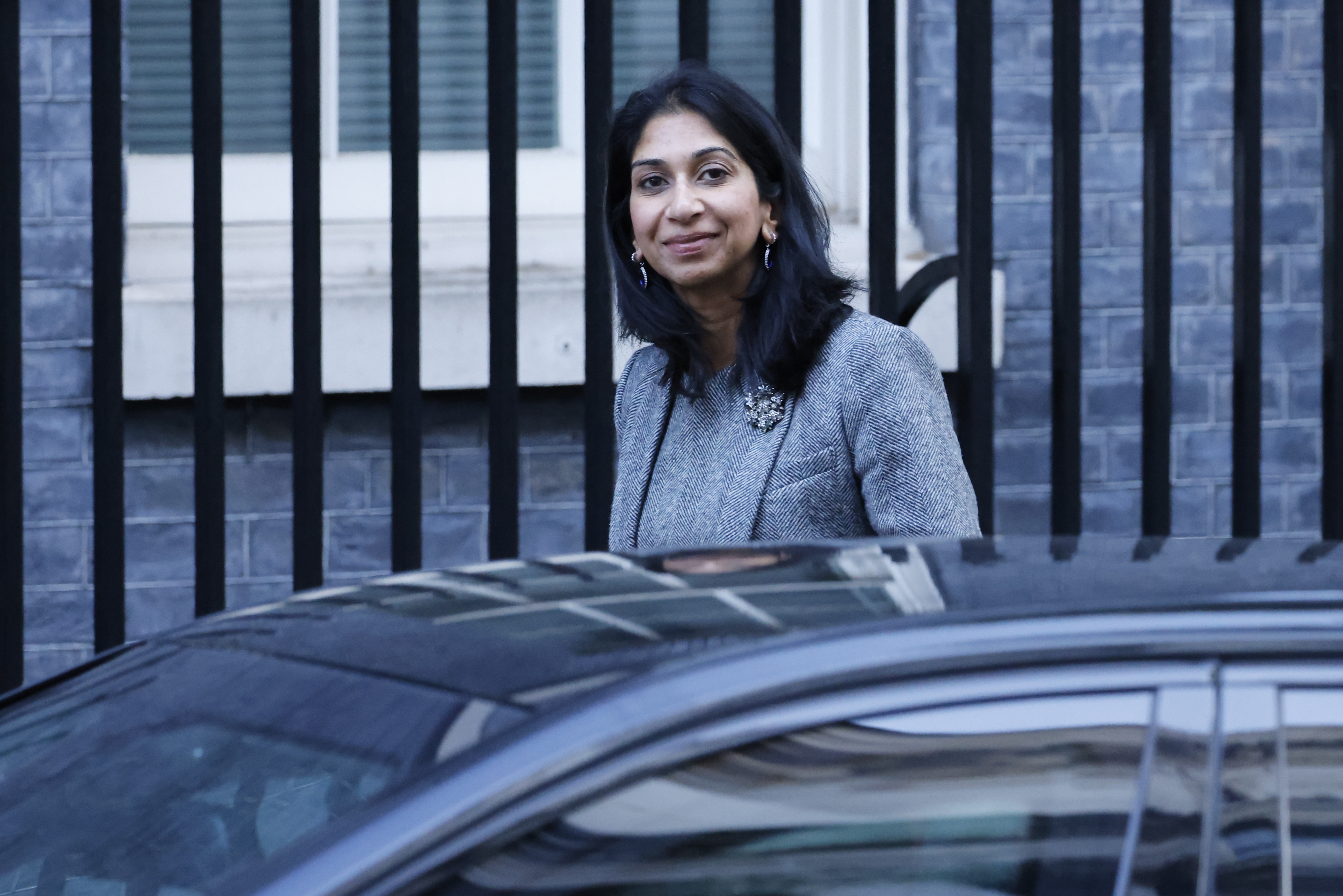 Otro golpe para Truss: Suella Braverman, ministra del Interior británica, renunció