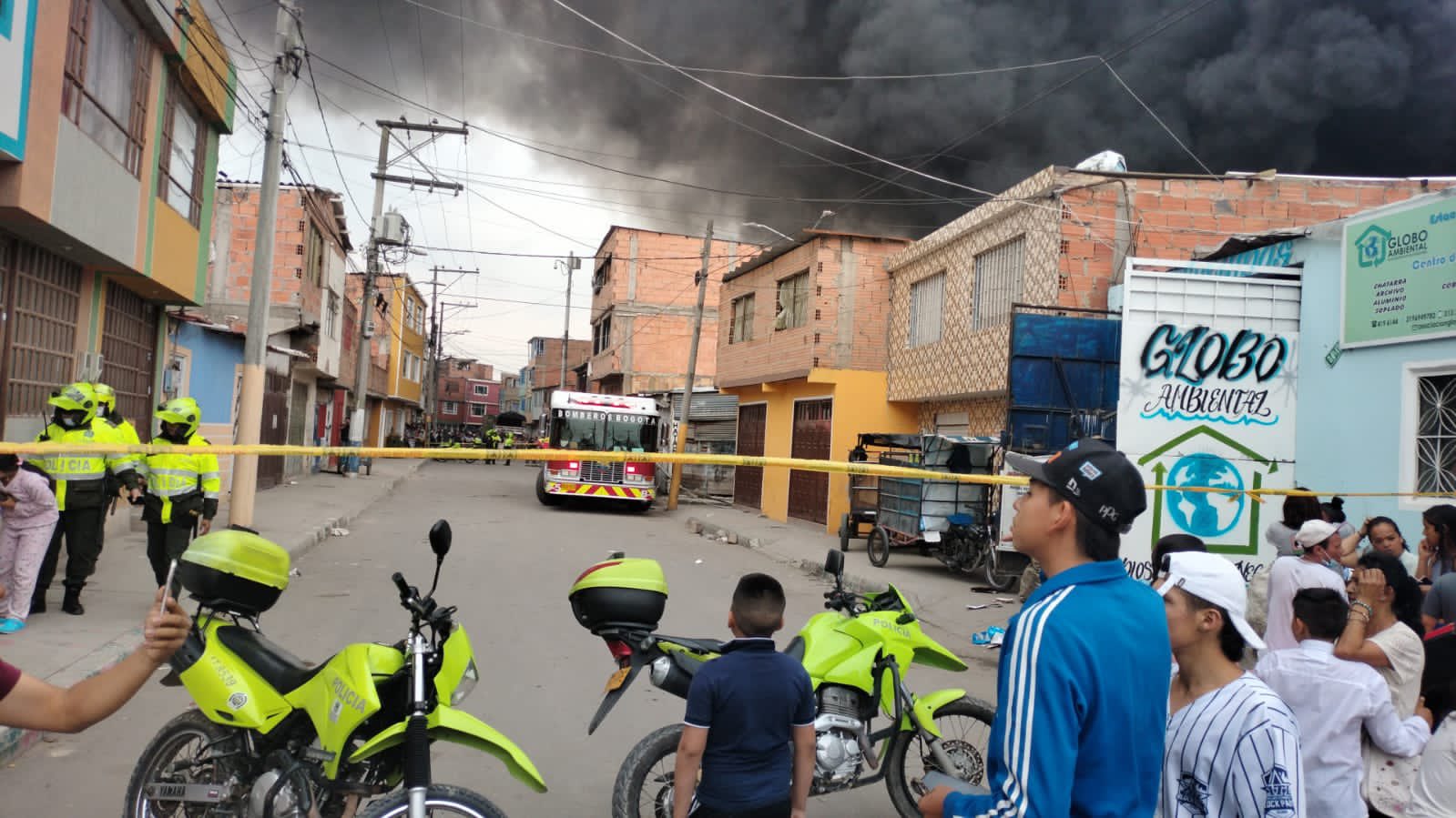 Bomberos controlaron incendio en una bodega al sur de Bogotá