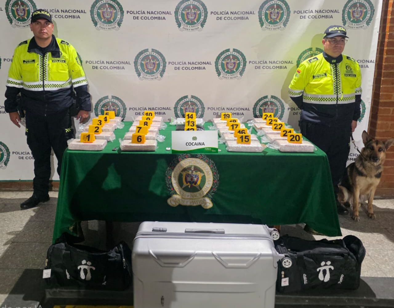 Encuentran 28 kilos de cocaína en maleta abandonada en el aeropuerto El Dorado